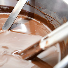 Laden Sie das Bild in den Galerie-Viewer, Gutschein für einen Schokoladenworkshop Basic in der Xocolat Manufaktur