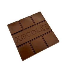Laden Sie das Bild in den Galerie-Viewer, Xocolat Vollmilchschokolade mit Rankenmuster - Viel Glück!
