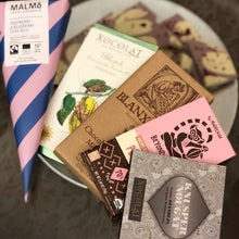 Laden Sie das Bild in den Galerie-Viewer, Xocolat Premium-Schokoladen Abonnement mit 3 Genussboxen
